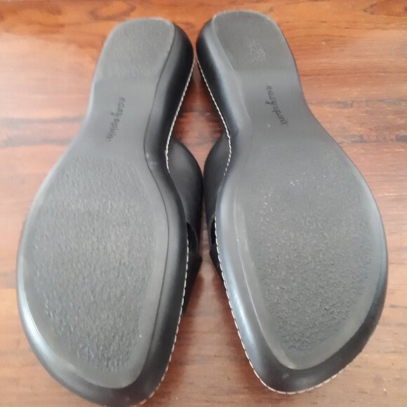 Black Leather Sandals by Easy Spirit in Size 7 - Picture 4 of 6